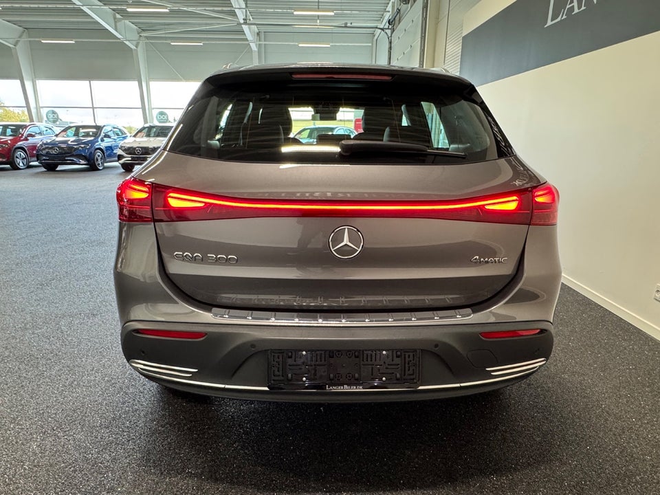 Mercedes EQA300 Progressive 4Matic 5d