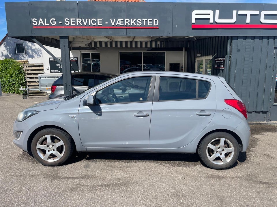 Hyundai i20 1,25 Classic XTR 5d