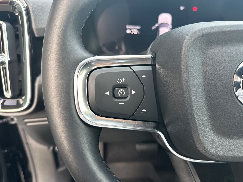 Volvo EX40 Extended Range Black Edition 5d