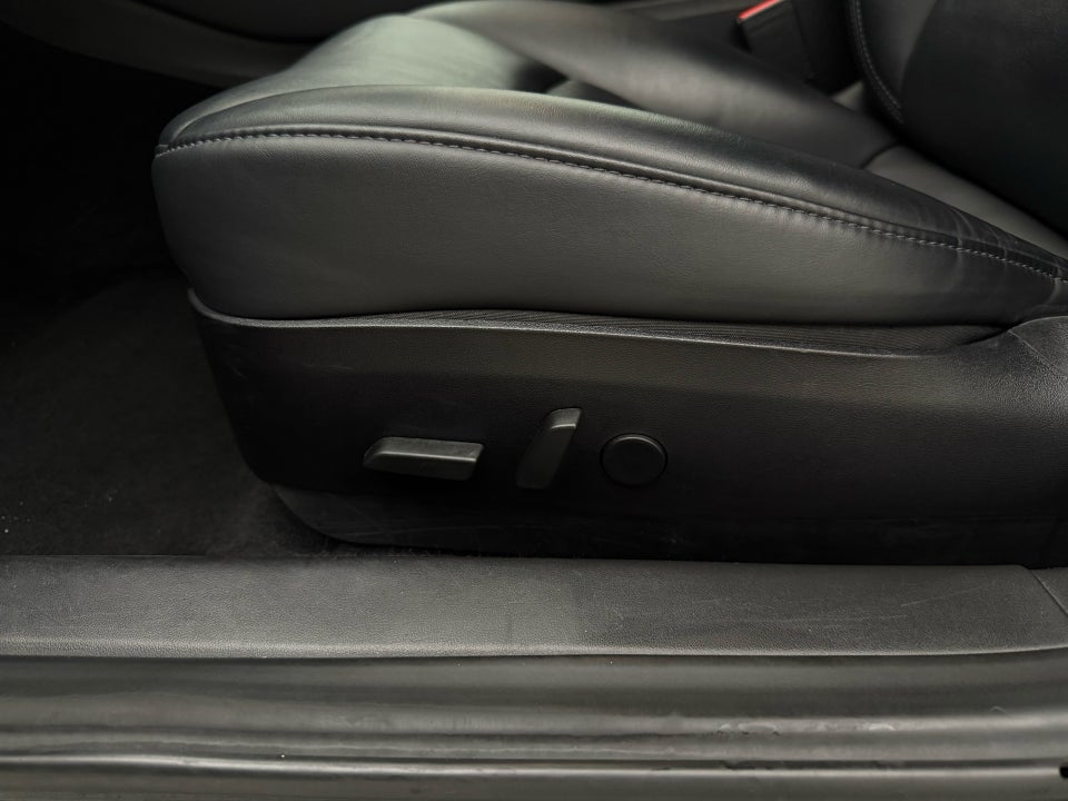 Tesla Model 3 Long Range AWD 4d