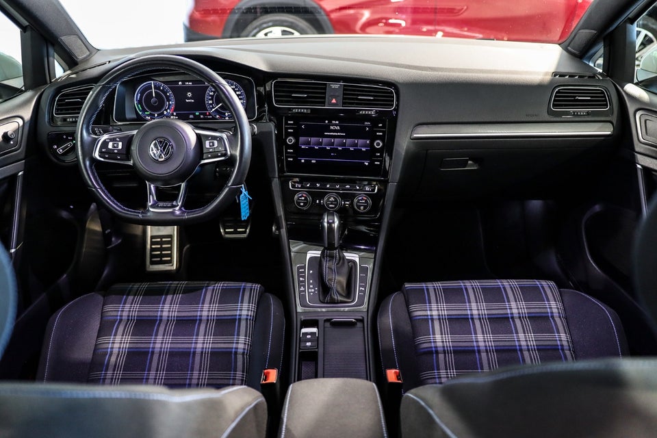 VW Golf VII 1,4 GTE DSG 5d