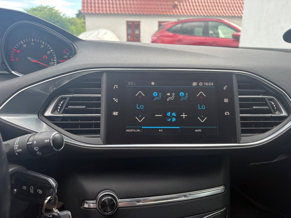 Peugeot 308 1,2 e-THP 130 Active SW 5d