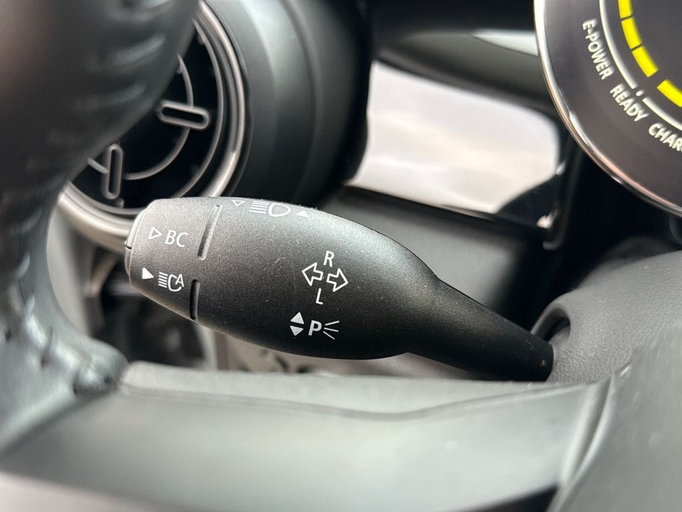 MINI Cooper SE Essential 3d