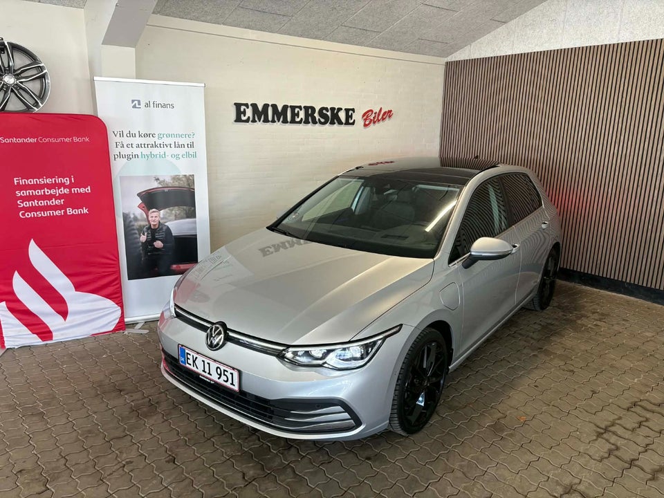 VW Golf VIII 1,4 eHybrid DSG 5d