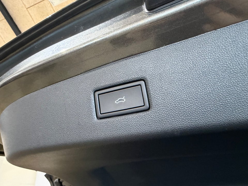 Ford Explorer 79 Premium Extended Range AWD 5d