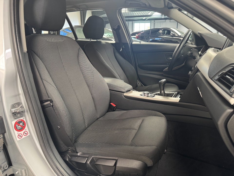 BMW 320d 2,0 Touring 5d