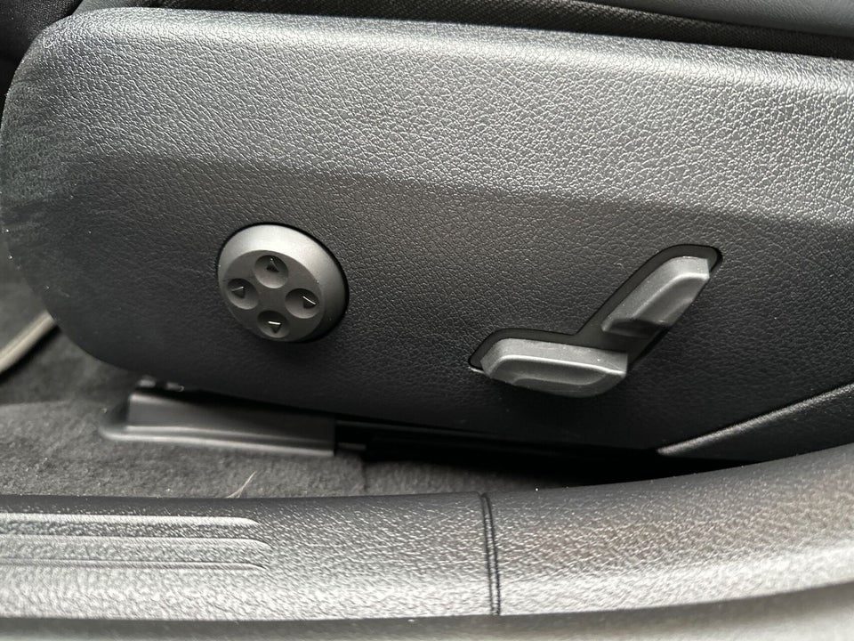 Mercedes C300 e 2,0 AMG Line stc. aut. 5d