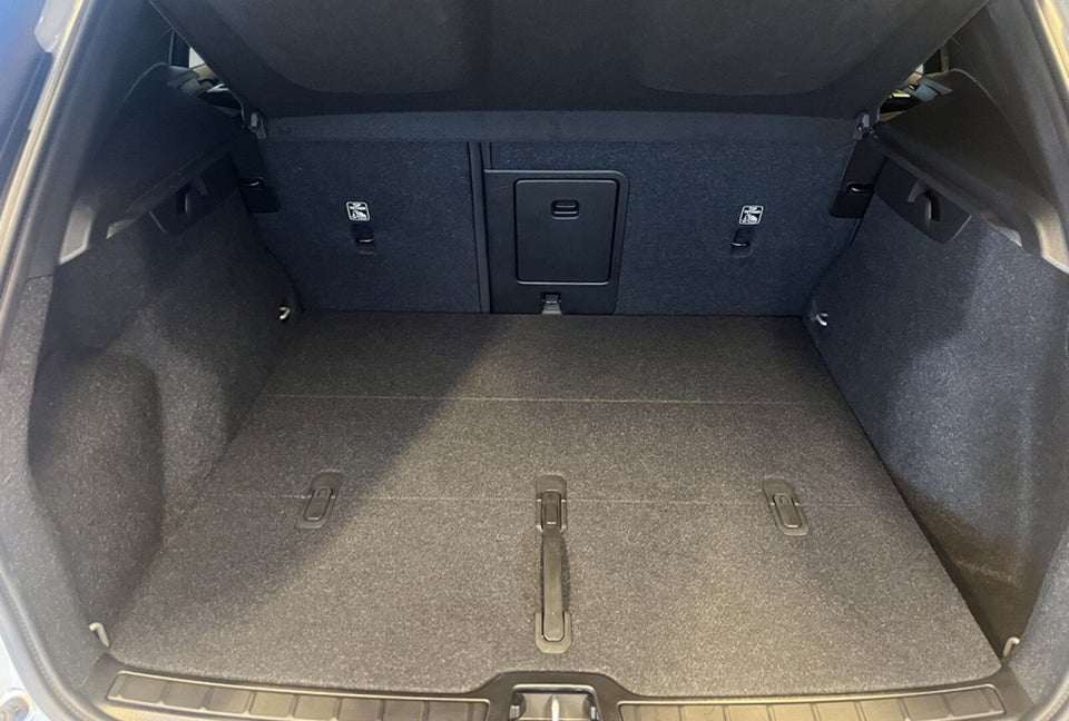 Volvo XC40 ReCharge Extended Range Plus 5d