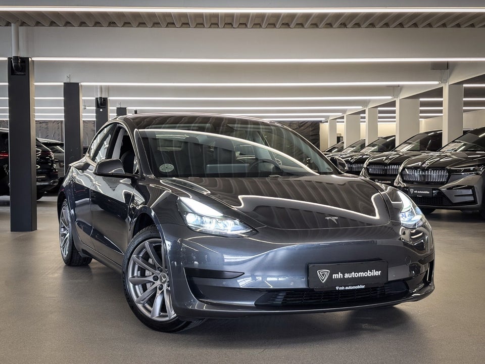 Tesla Model 3 Standard Range+ RWD 4d