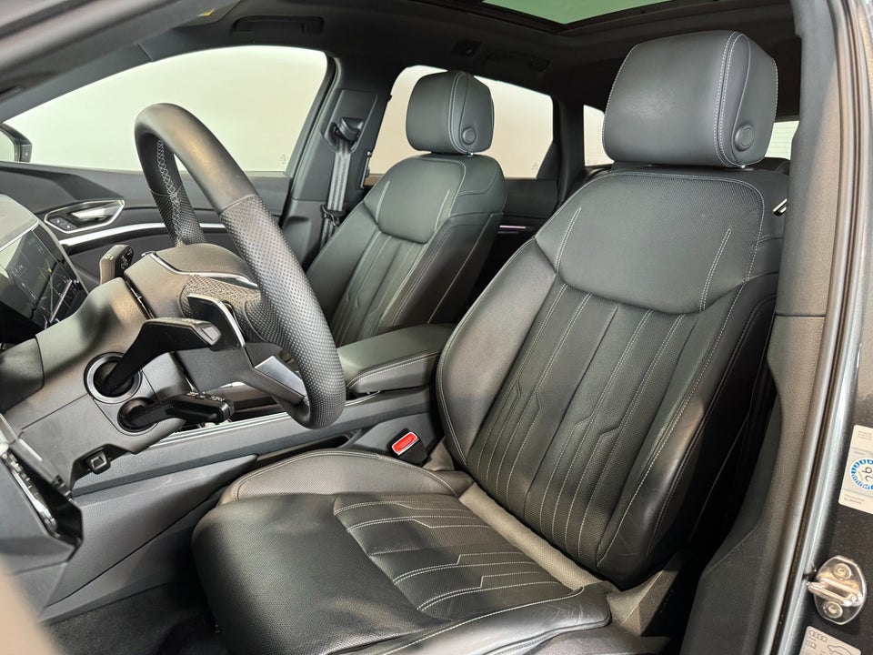 Audi Q8 e-tron 55 S-line quattro 5d