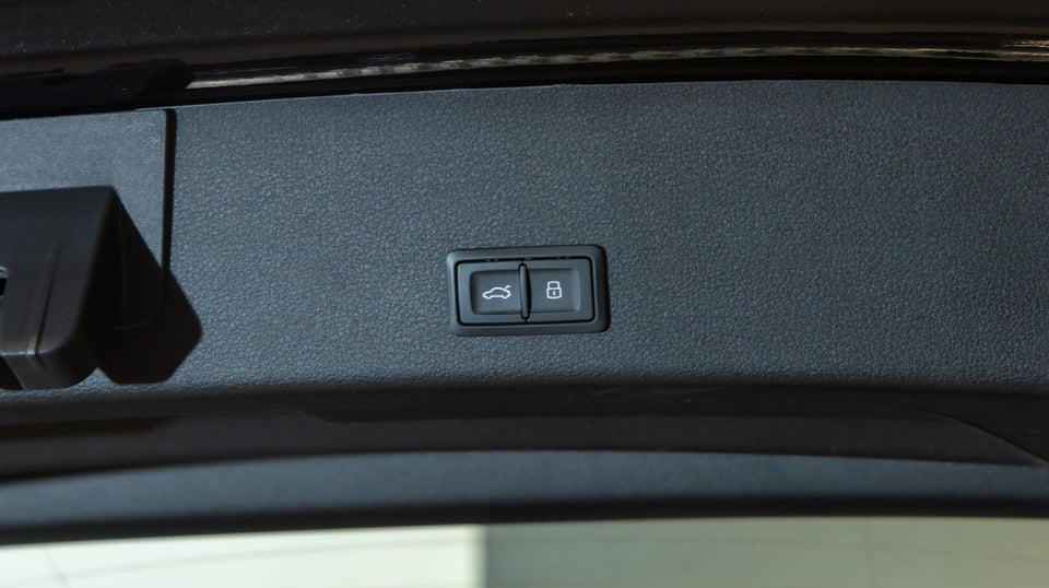 Audi e-tron 55 S-line quattro 5d