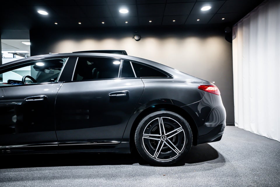 Mercedes EQE350 AMG Line 4d