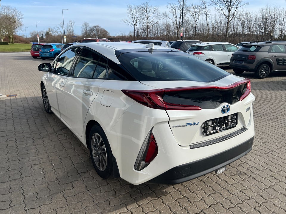 Toyota Prius 1,8 Plug-in Hybrid H3 MDS 5d