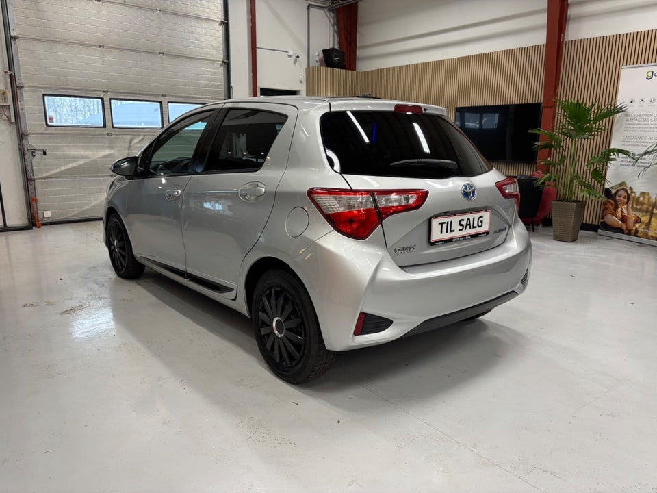 Toyota Yaris 1,5 Hybrid H3 Limited e-CVT 5d