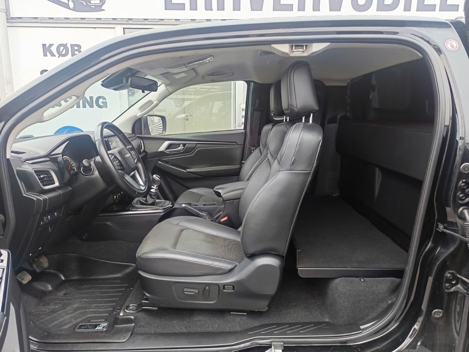 Isuzu D-Max 1,9 TD 163 Crew Cab Black Edition 4d