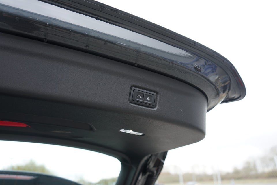 Audi Q6 e-tron Progress performance 5d