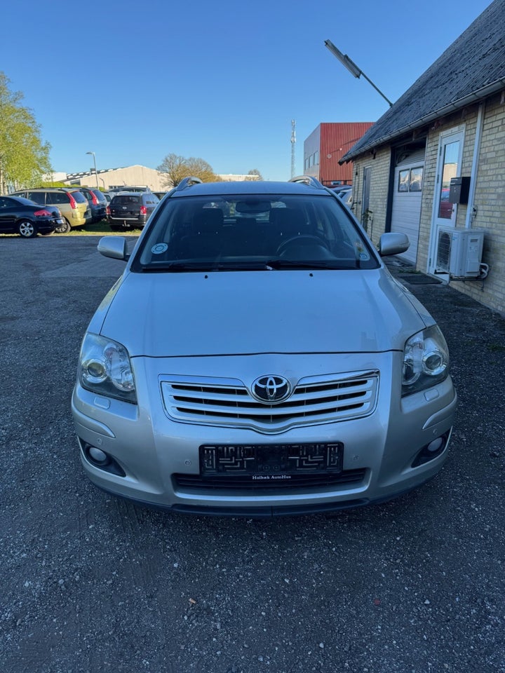 Toyota Avensis 2,0 Sol stc. 5d