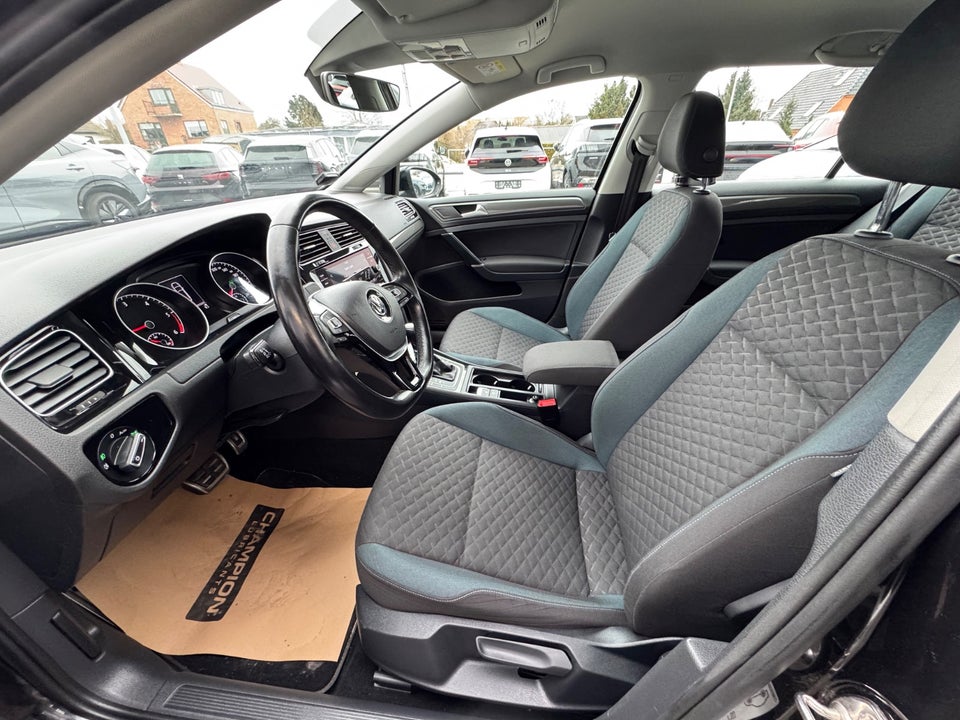 VW Golf VII 1,6 TDi 115 IQ.Drive Variant DSG 5d