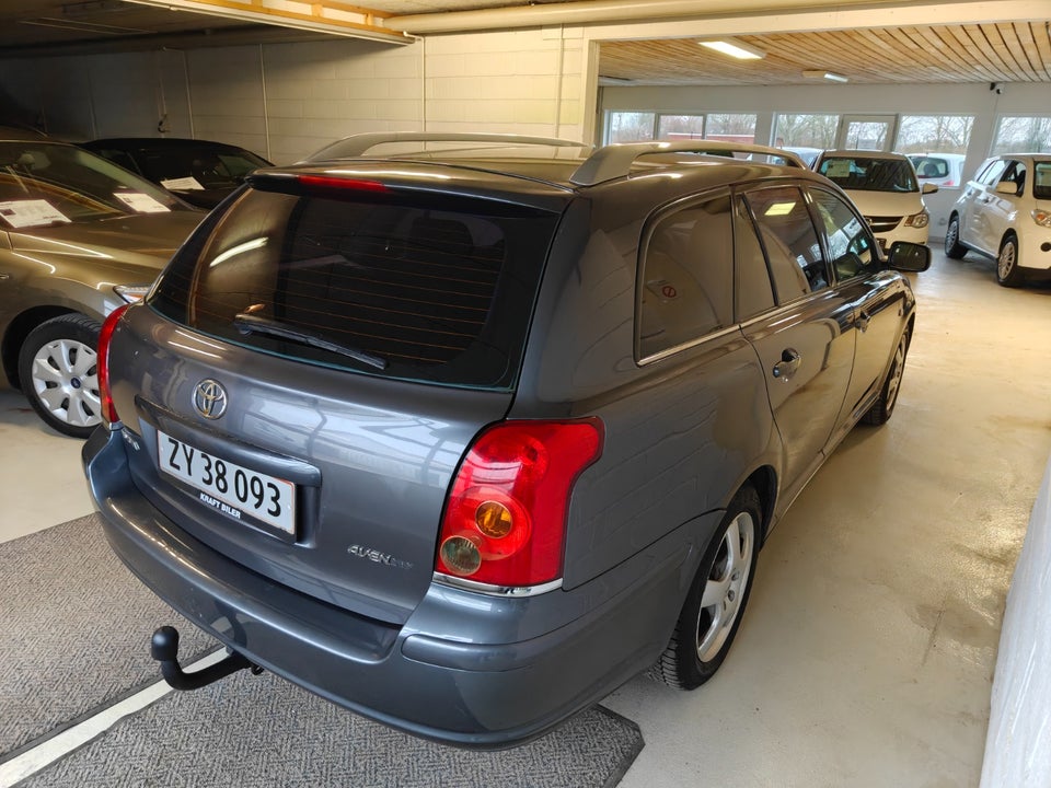 Toyota Avensis 1,8 VVT-i Sol stc. 5d