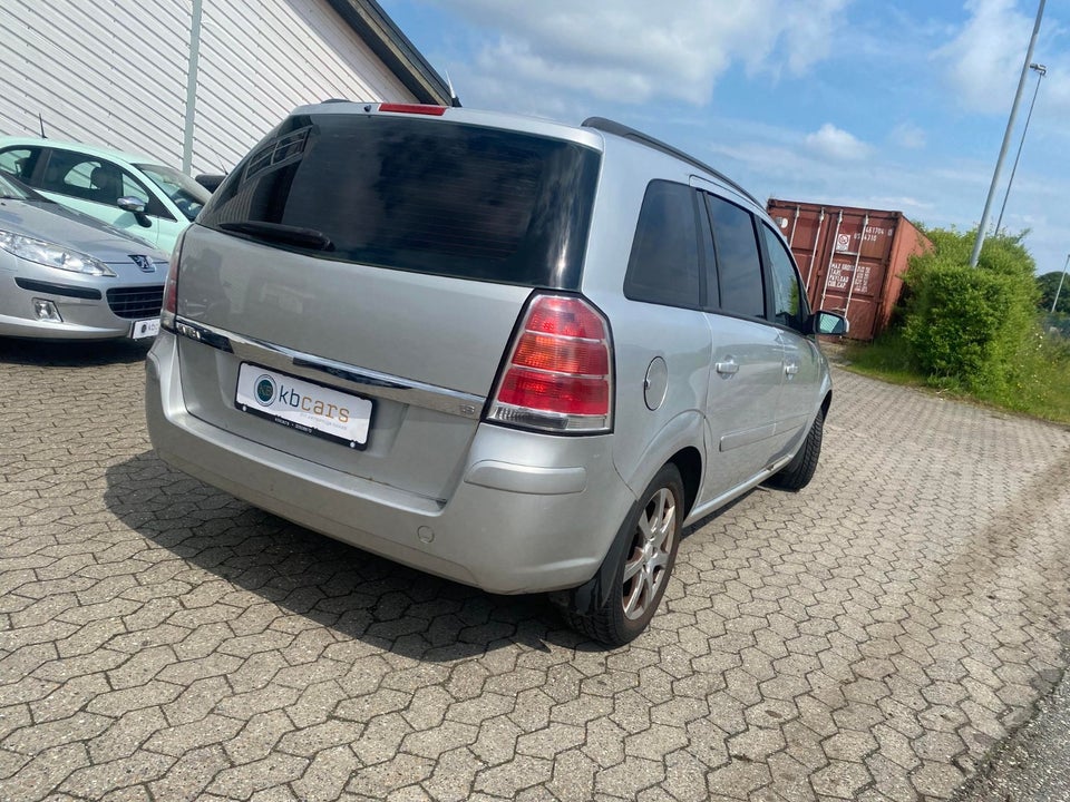 Opel Zafira 1,8 16V 140 Limited 7prs 5d