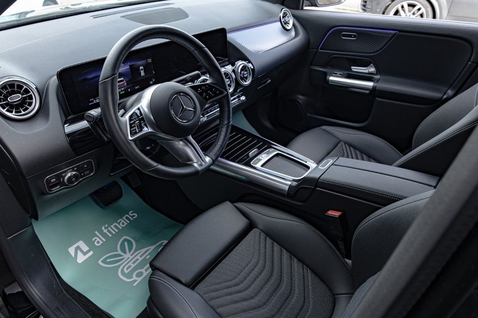 Mercedes EQA300 4Matic 5d