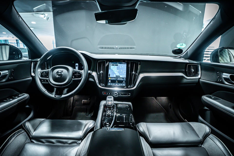 Volvo V60 2,0 T6 ReCharge Plus Dark aut. AWD 5d