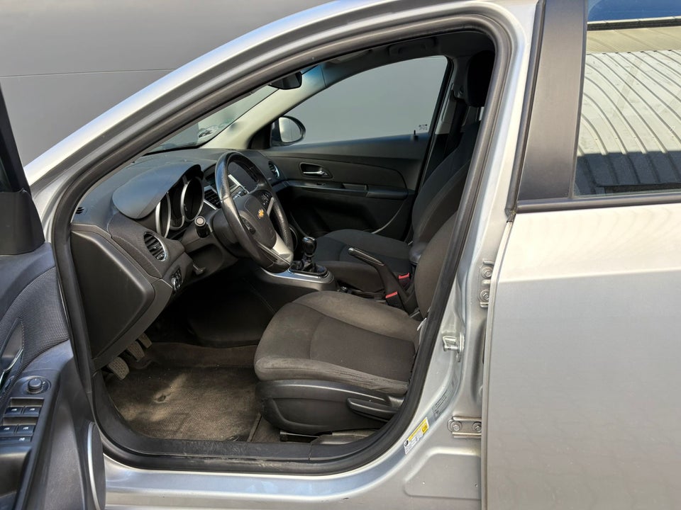 Chevrolet Cruze 1,8 LT 5d