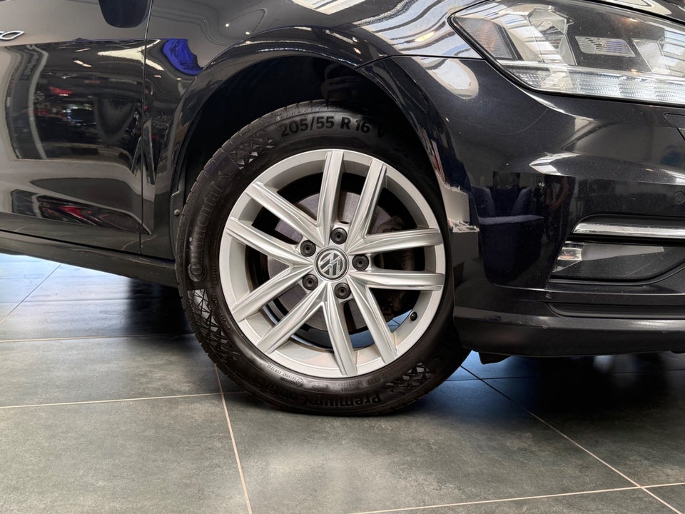 VW Golf VII 2,0 TDi 150 Comfortline Connect Variant DSG 5d
