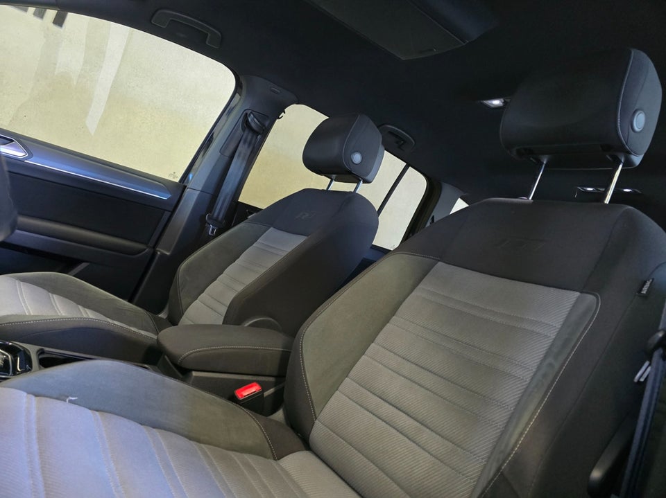 VW Touran 2,0 TDi 150 R-line DSG 5d