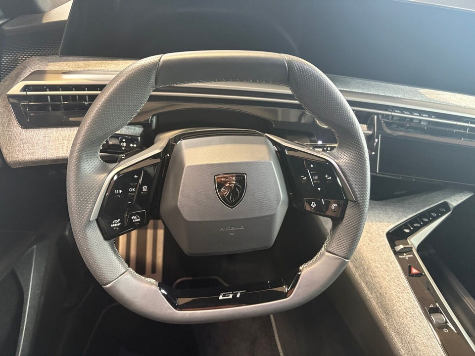 Peugeot e-5008 77 GT Pack 7prs 5d