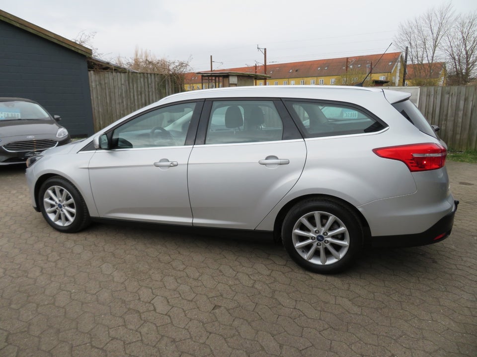 Ford Focus 1,0 SCTi 100 Titanium stc. 5d