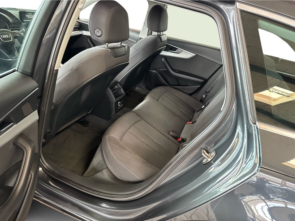Audi A4 2,0 TDi 150 Sport Avant 5d
