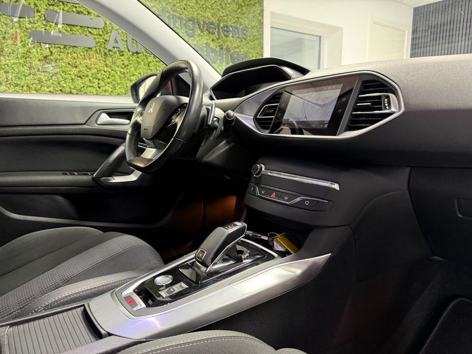 Peugeot 308 1,5 BlueHDi 130 Infinity 5d