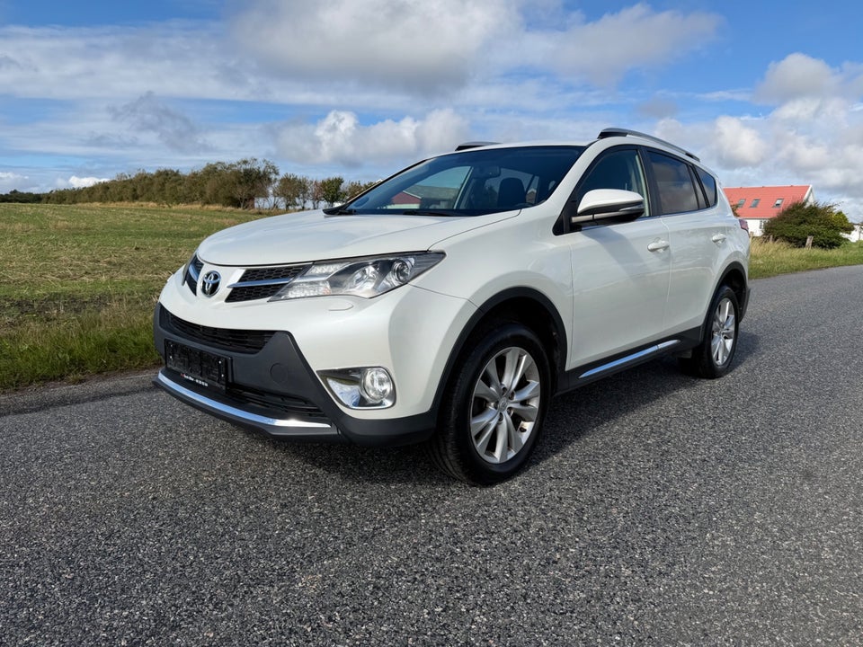 Toyota RAV4 2,2 D-4D 150 T3 4x4 Van 5d