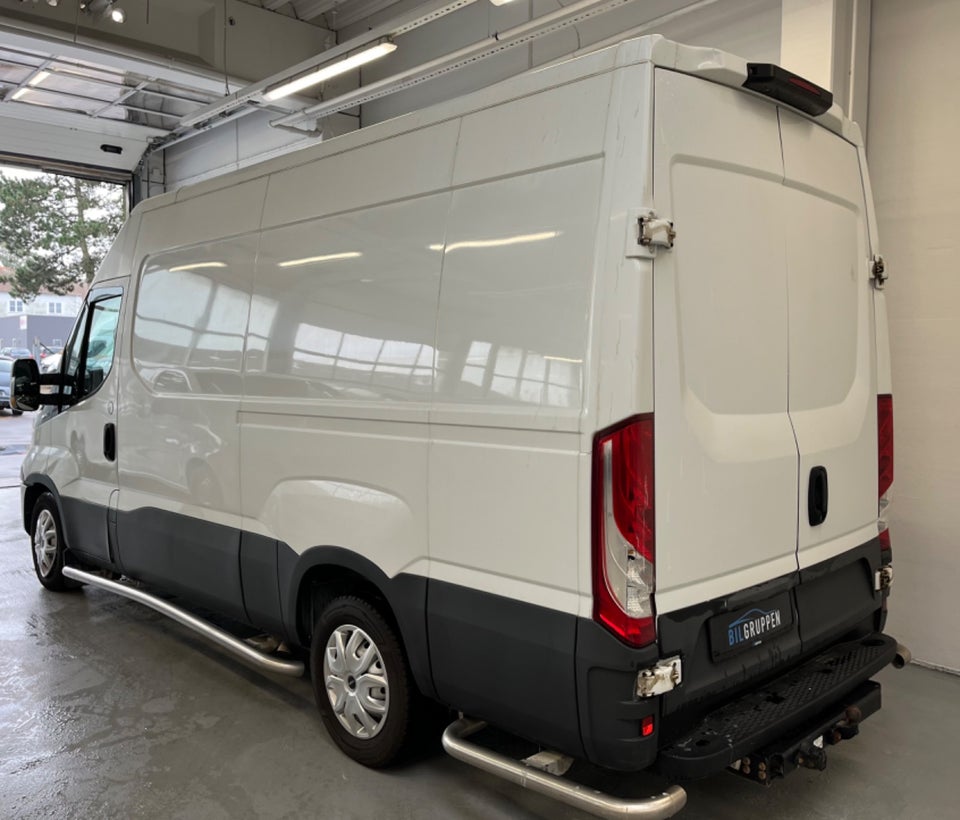 Iveco Daily 2,3 35S14 12m³ Van