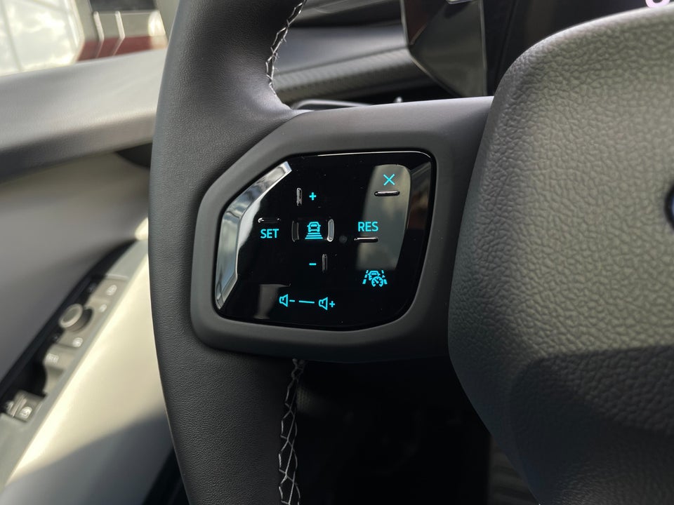 Ford Explorer 84 Premium Extended Range AWD 5d