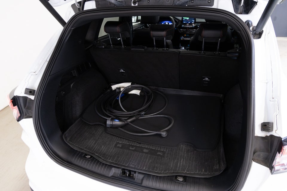 Ford Kuga 2,5 PHEV ST-Line X CVT 5d