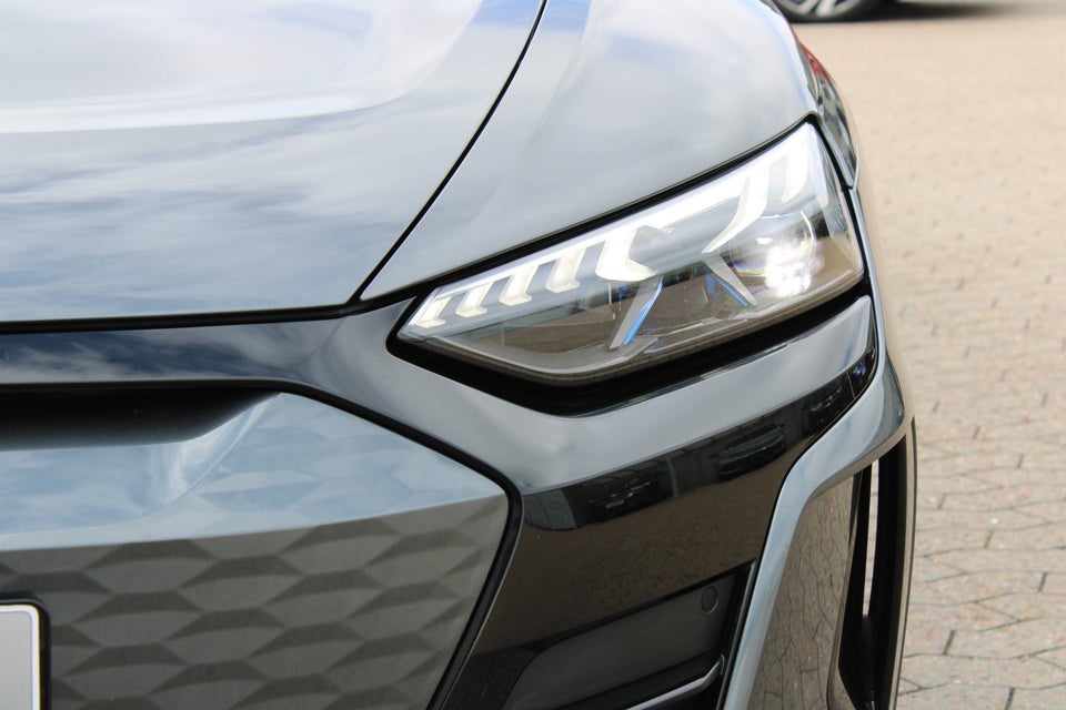 Audi e-tron GT quattro 4d