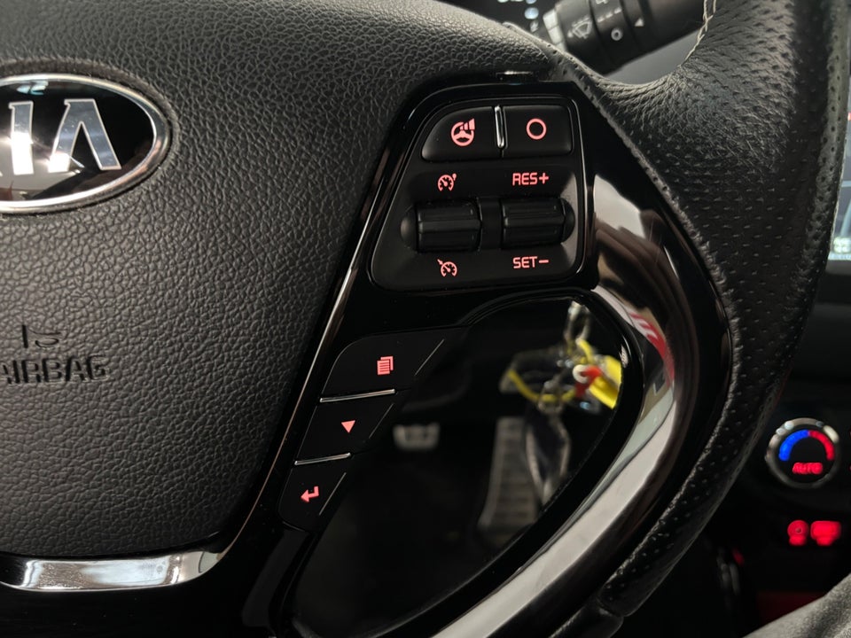 Kia Ceed 1,6 CRDi 136 GT-Line Limited 5d