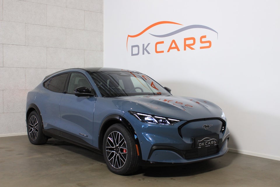 Ford Mustang Mach-E 98 Premium Extended Range AWD 5d