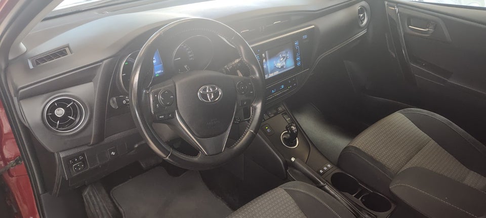 Toyota Auris 1,8 Hybrid H2 Style Touring Sports CVT 5d