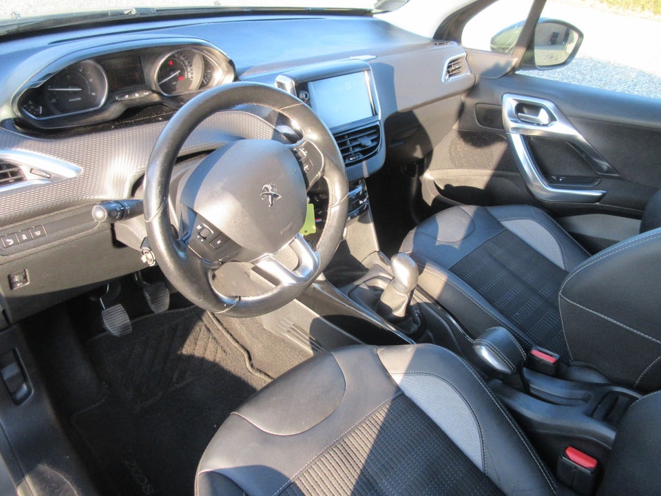 Peugeot 2008 1,6 BlueHDi 100 Allure 5d