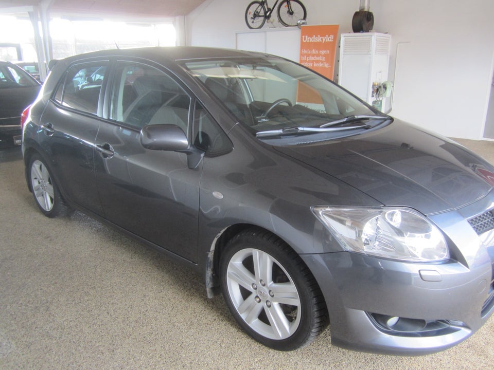 Toyota Auris 1,6 Luna 5d