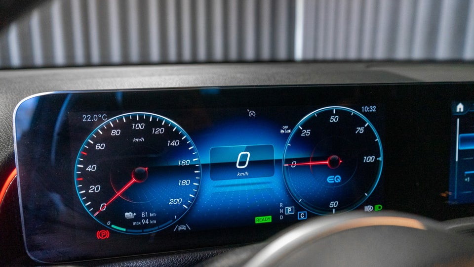 Mercedes EQB300 Progressive 4Matic 5d