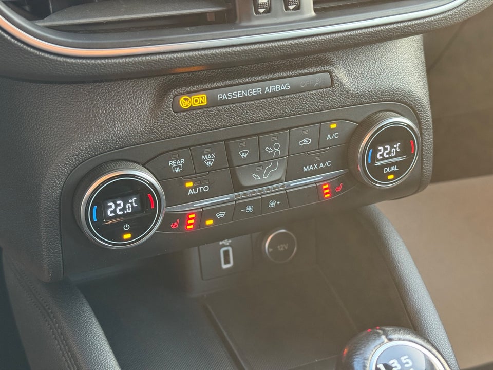 Ford Focus 1,0 EcoBoost Titanium 5d