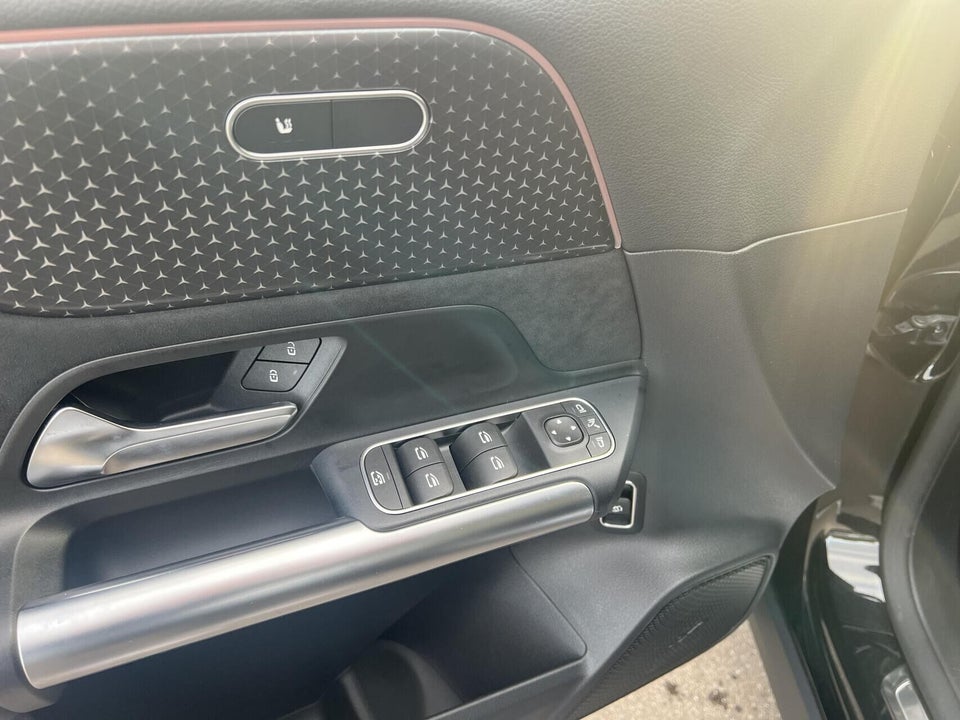 Mercedes EQA300 AMG Line 4Matic 5d