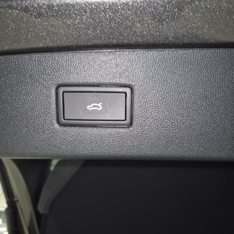 Ford Capri 82 Premium Extended Range 5d