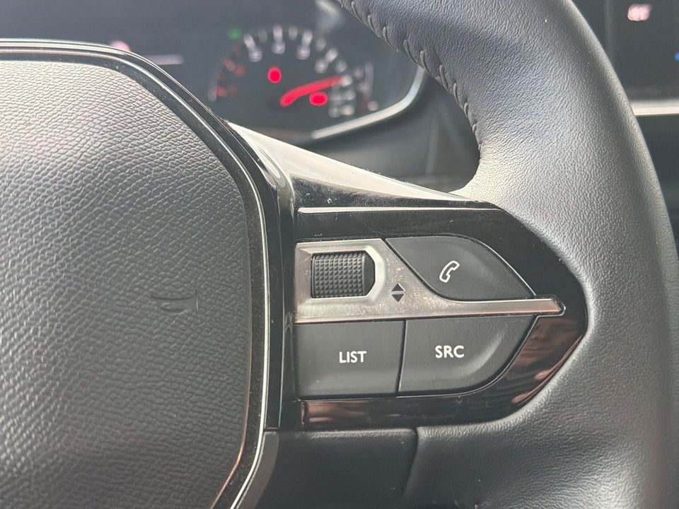 Peugeot 208 1,2 PureTech 75 Black Limited 5d
