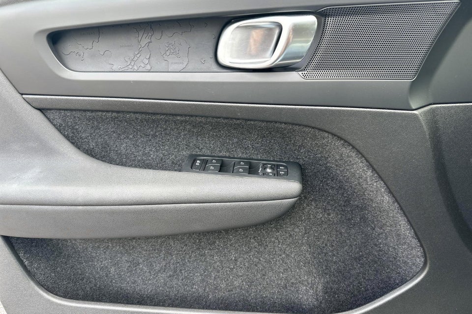 Volvo XC40 P6 ReCharge Core 5d