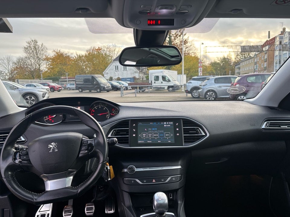 Peugeot 308 1,6 BlueHDi 120 Selection Sky SW 5d